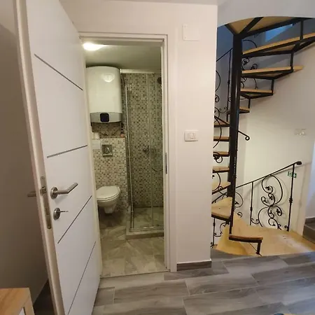 Kuca Lukin アパート *